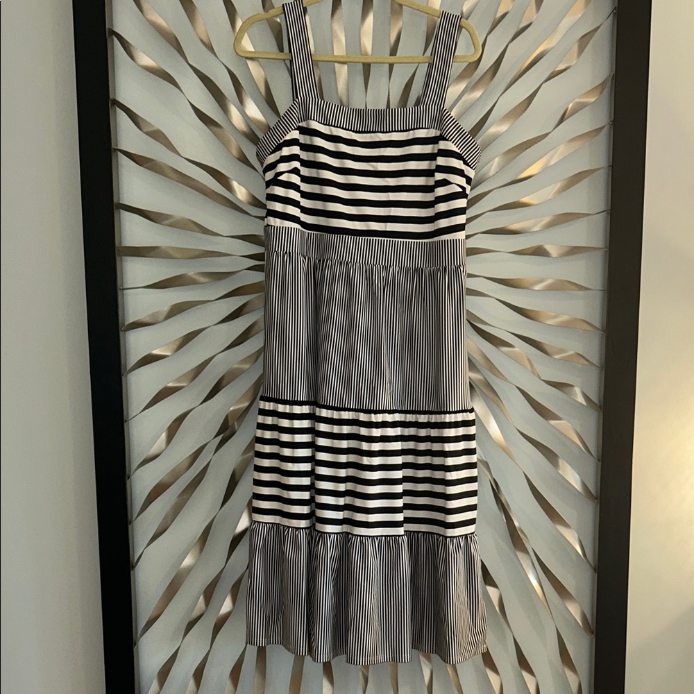 Jude Connally dark navy and White Striped Midi Dress. Comfortable! Large